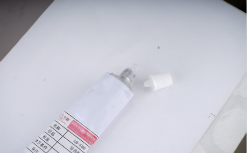 ?電腦散熱不好不一定是灰塵引起的，不要忽略了“散熱硅膠”